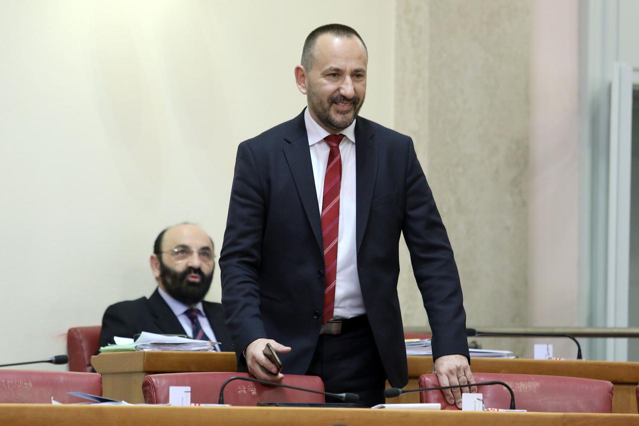 Hrvoje Zekanović, zastupnik Hrasta