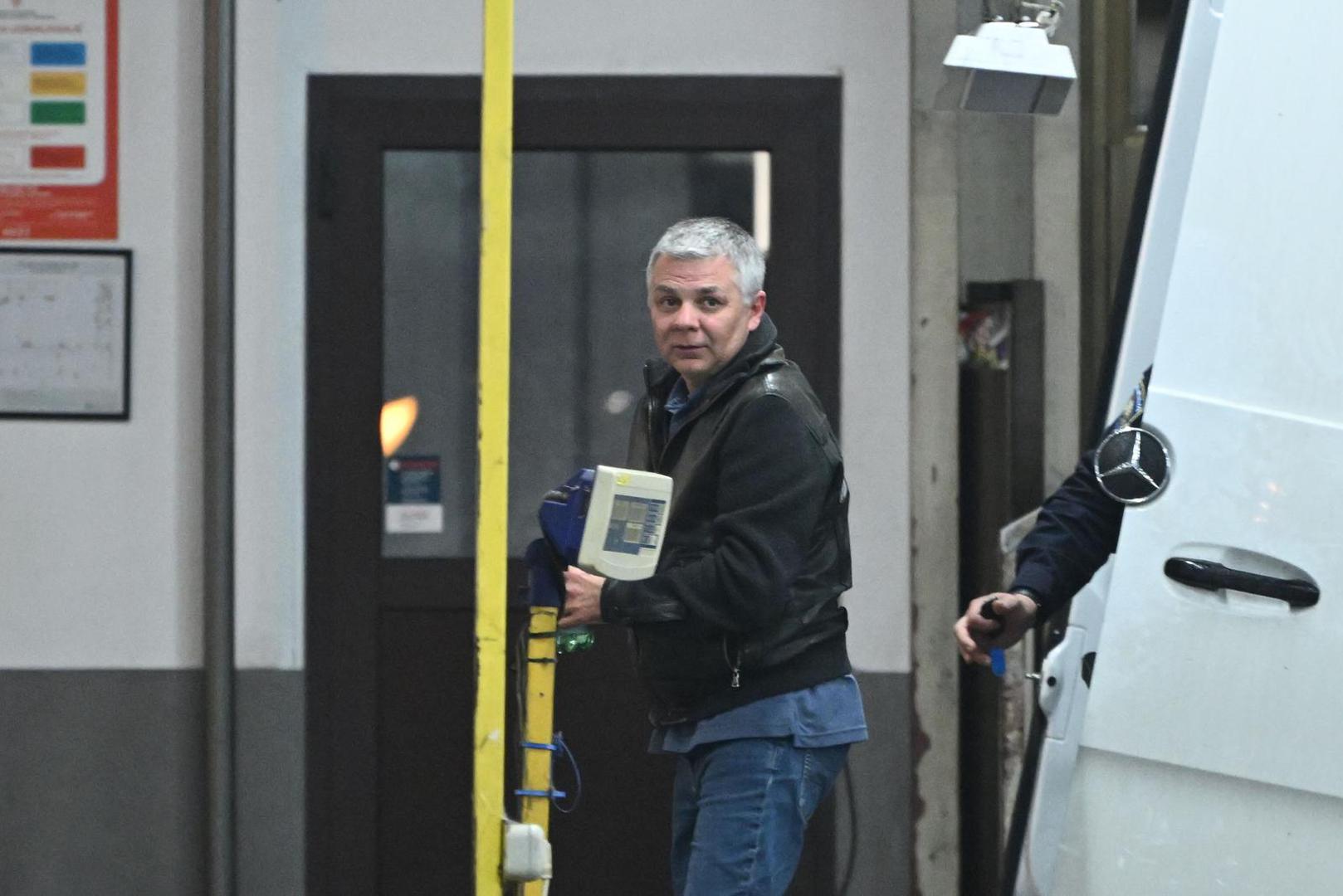 O svemu se oglasio i MUP: "Policijski službenici Uprave kriminalističke policije Ravnateljstva policije u koordinaciji s Uredom za suzbijanje korupcije i organiziranog kriminaliteta provode hitne dokazne radnje na području Zagreba, Velike Gorice i Kutine".