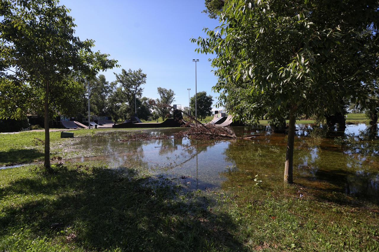 Zagreb: Poplavljena je južna strana ŠRC Jaruna