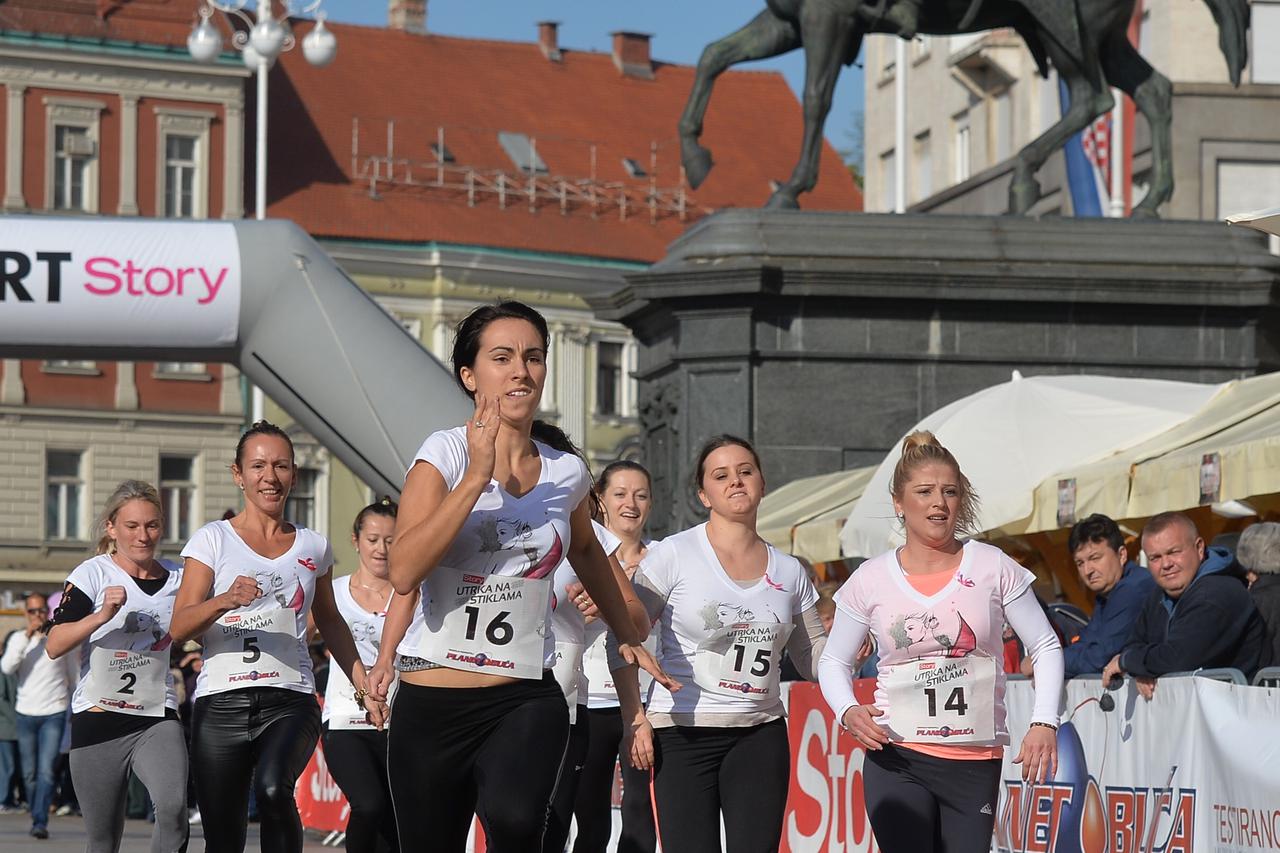 U središtu Zagreba održana kampanja "Sačuvajmo zdravlje dojki"