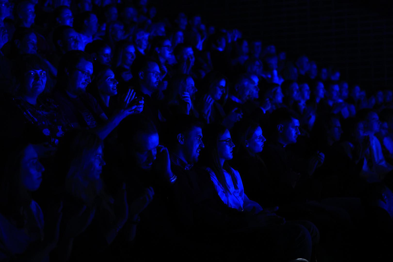 Bivši finalist Supertalenta Martin Kutnar na violončelu te Katarina Kutnar, Osman Eyublu i Marta Stanec na violinama, okupljenima su priredili pravi spektakl. 