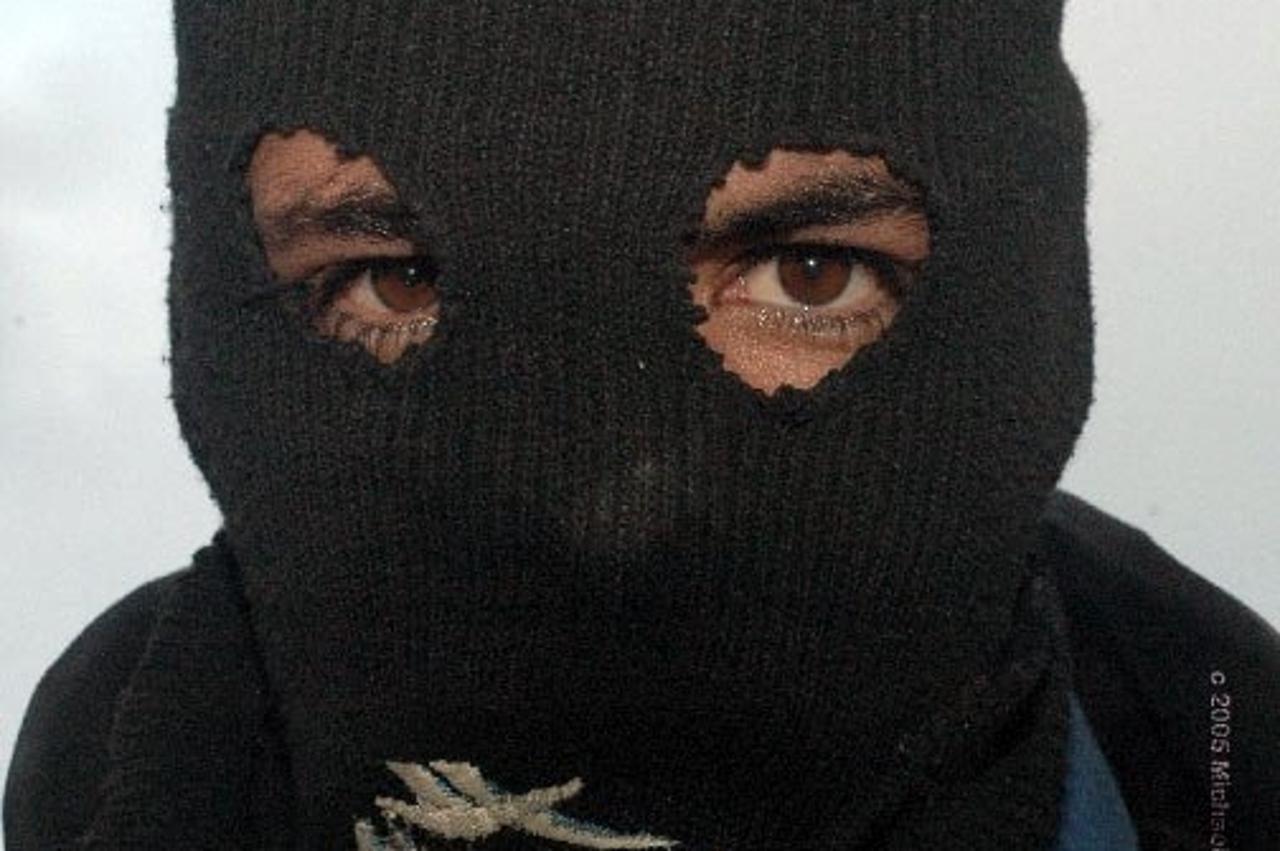 'maskirani razbojnik'