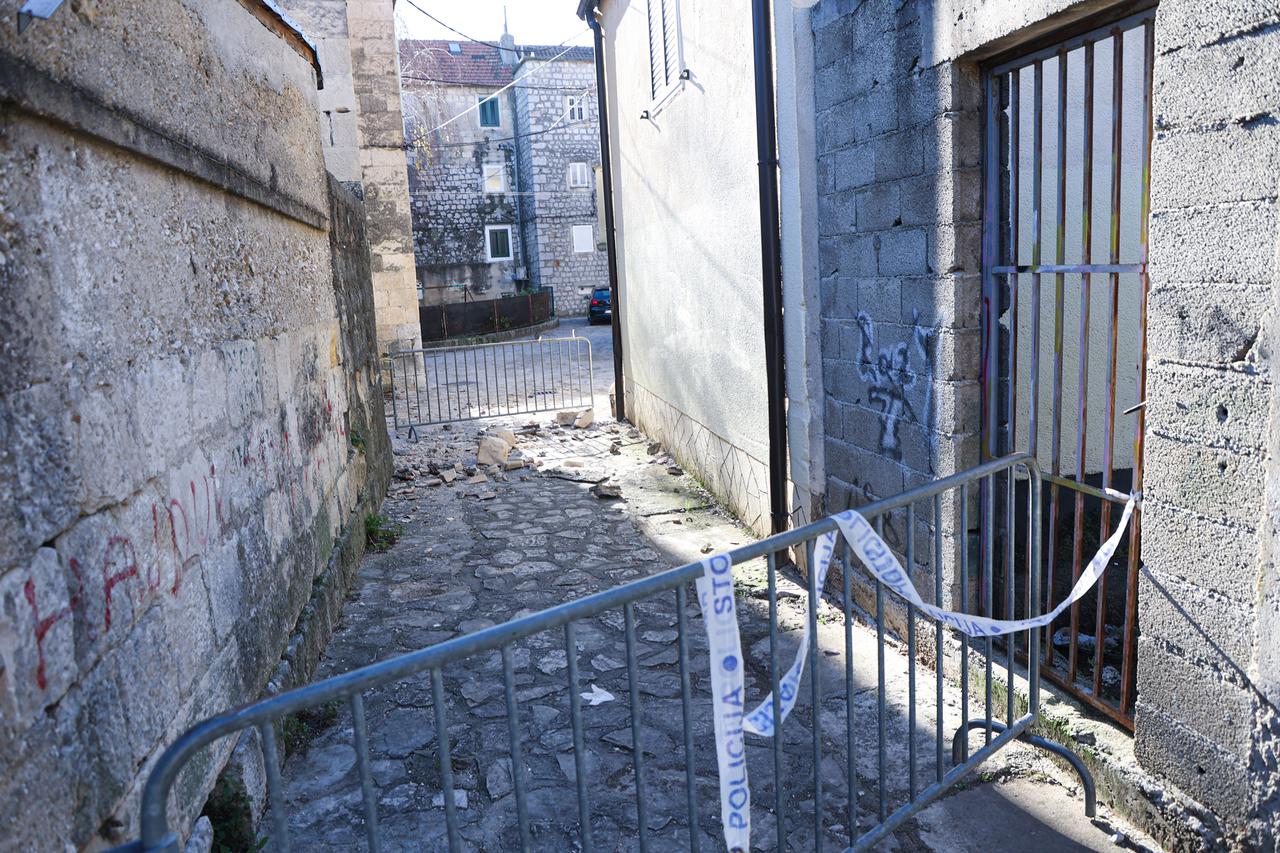 Djevojčicu ozlijedio kamen koji je pao s krova u Sinju