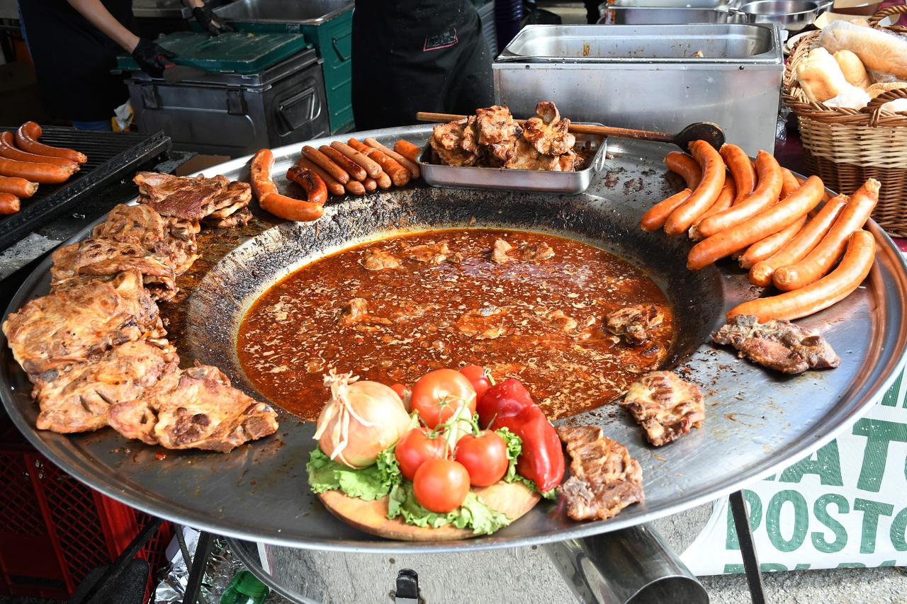 Gudovac: Me?u gastro ponudom sajma najatraktivniji je vol