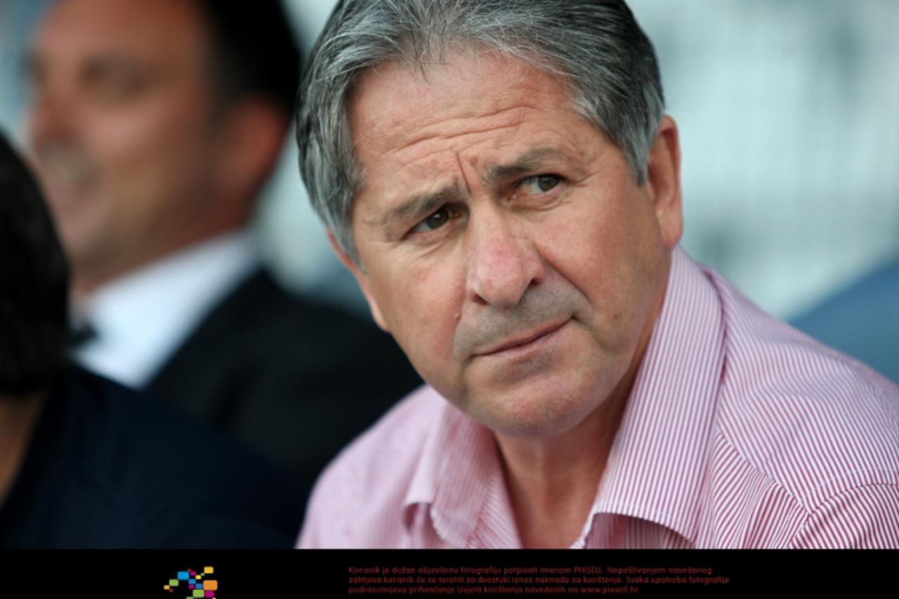 '02.05.2012., Osijek, Gradski vrt - Prva finalna utakmica Hrvatskog nogometnog kupa izmedju NK Osijek i GNK Dinamo. Trener Stanko Mrsic. Photo: Davor Javorovic/PIXSELL'