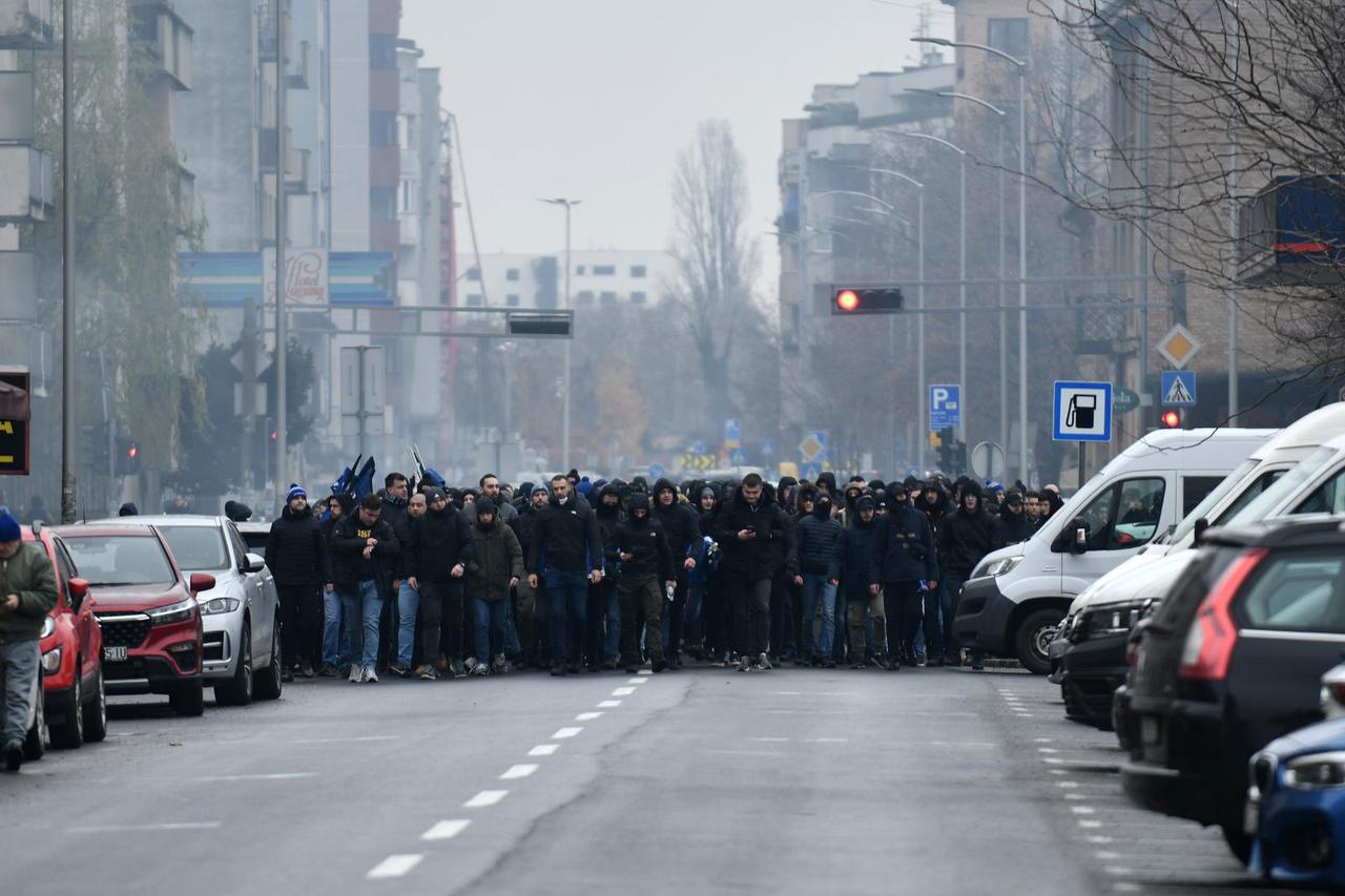 Zagreb: BBB-ovci prošetali od Doma sportova do 'ulice pjesnika'