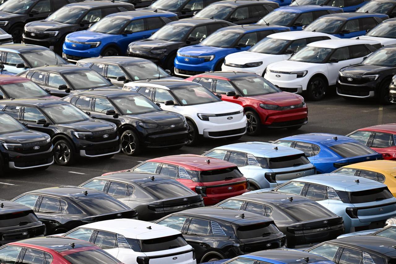 Koeln: Novi Fordovi automobili spremni za isporuku