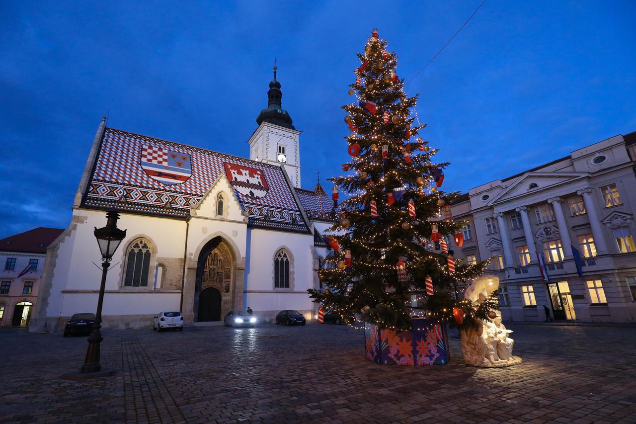 Zagreb: Božićni ugođaj na Trgu sv. Marka