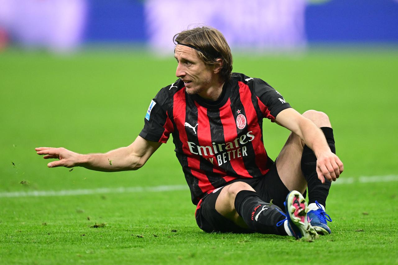 Serie A - AC Milan v Genoa