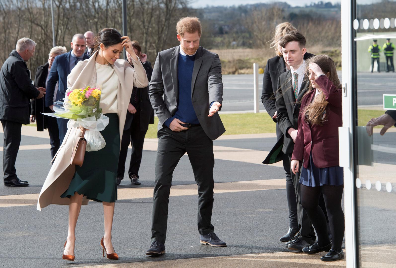 Naime, Meghan je zabranila princu da puši cigarete i tražila je da manje pije alkohol te da više vježba i zdravije se hrani. 