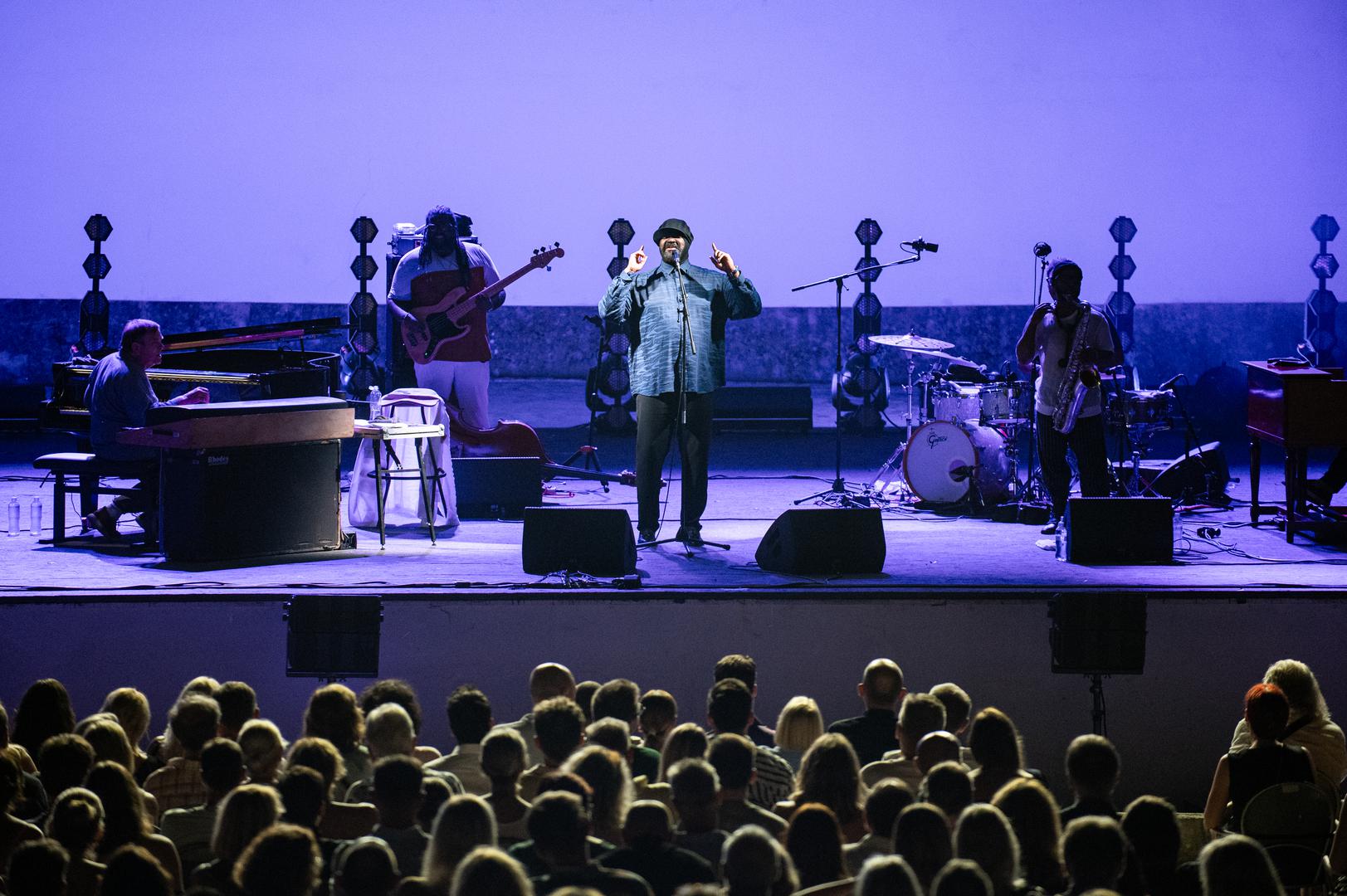Od prvih trenutaka koncerta jasno se iz svakog odsviranog tona čulo da imamo posla s pravim znalcima koji taj jazz-soul poznaju u detalje