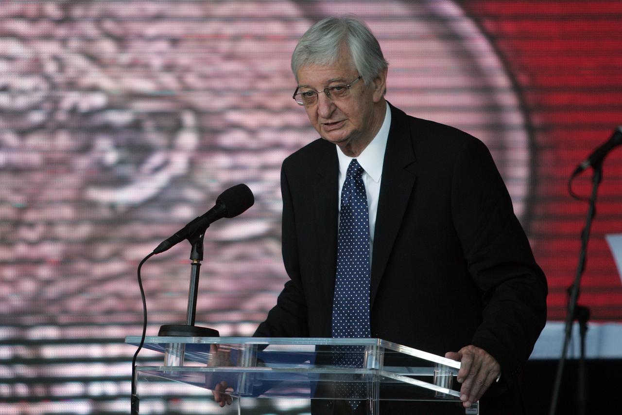 19.06.2012., Zagreb - U Nacionalnoj sveucilisnoj knjiznici dodijeljene su nagrade Vladimir Nazor za 2011. godinu. Nikica Petrak, dobitnik nagrade za zivotno djelo u kategoriji knjizevnosti. Photo: Grgur Zucko/PIXSELL