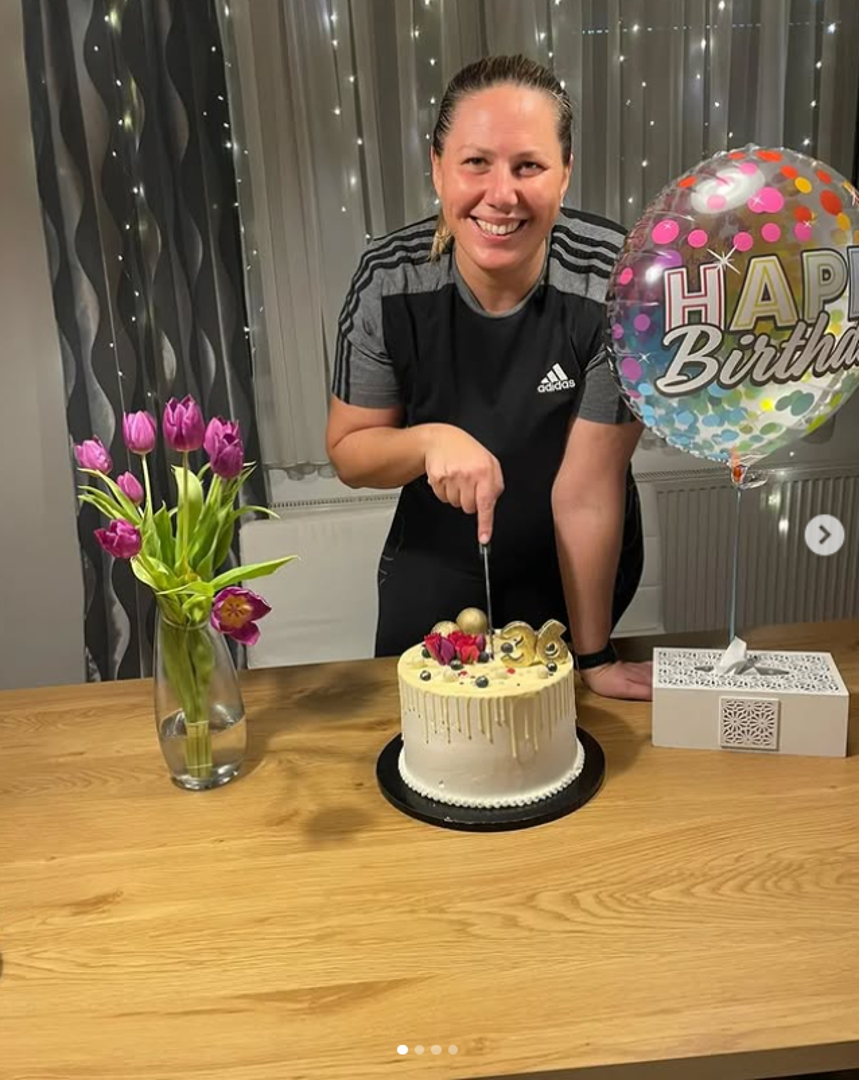  "Trenutačno mi je najbitnija mentalna higijena. Idem na psihoterapiju, to mi je najbitnije pa nutricionizam i onda treninzi. Najbitnija mi je mentalna preobrazba. Promijenila sam terapeuta i tako sam očistila mentalni nered. Osjećam se bolje nego ikad prije. Treniram tri puta tjedno s ekipom vani na otvorenom u šumi", otkrila je Marica.