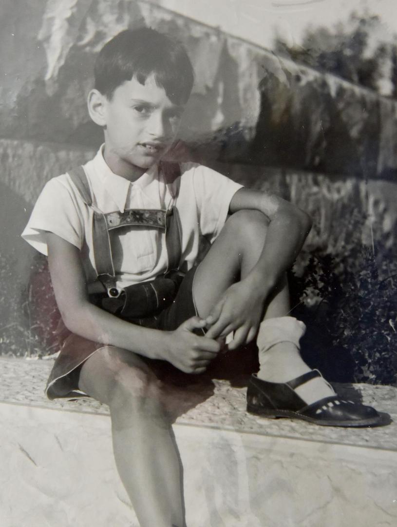 Rođen 1930. godine u Zagrebu, Mate Meštrović školovao se u domovini, a kasnije nastavio obrazovanje u Rimu, Švicarskoj i SAD-u, gdje je 1952. diplomirao na Sveučilištu Syracuse.