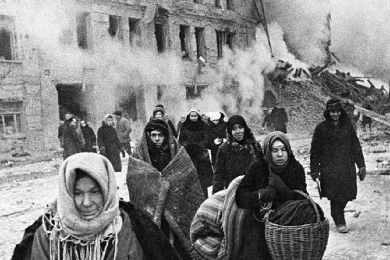 'Æe\\u0300o\\u0300a\\u030Ae\\u0308e\\u0300 a\\u0301e\\u0308i\\u0302e\\u0302a\\u0300a\\u0308i\\u0301i\\u0302a\\u0303i\\u0302 E\\u0308a\\u030Ai\\u0301e\\u0300i\\u0301a\\u0303ða\\u0300a\\u0308a\\u0300 a\