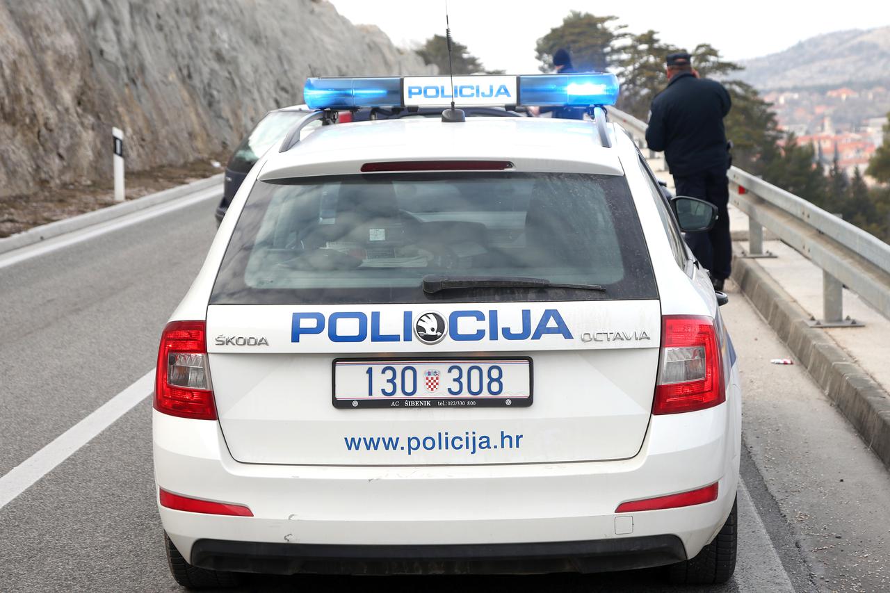 policija