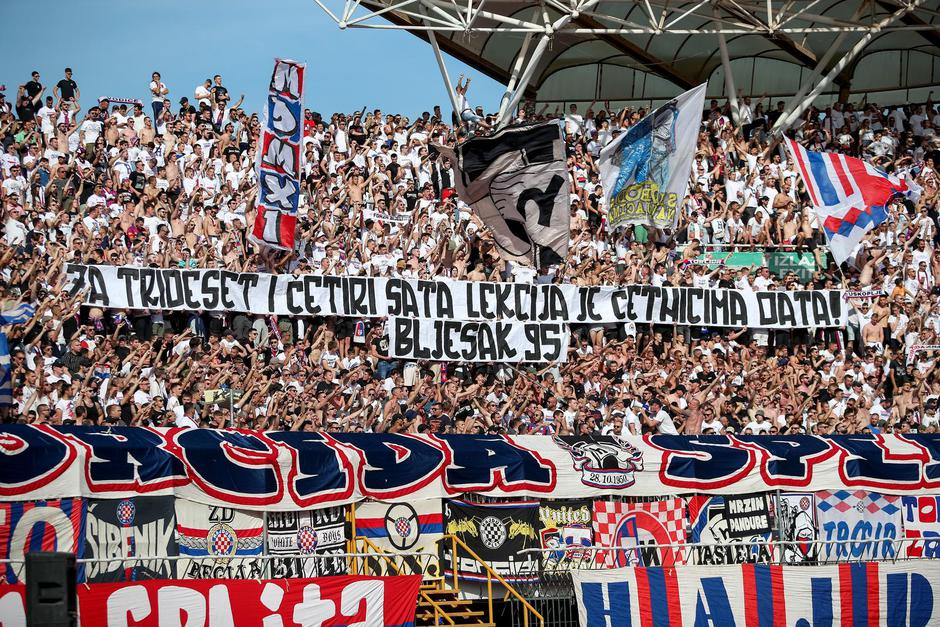 Split: Navijači na nogometnoj utakmici Hajduk i Dinamo na Poljudu