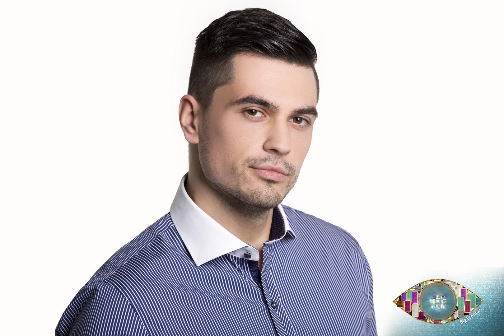 Luka Rok Medunović ima 23 godine i dolazi iz Zagreba, a po zanimanju je kuhar. Ističe kako mu je izgled jako bitan, a u teretanu odlazi čak 6 puta tjedno. Za sebe kaže kako ima puno samopouzdanja i samopoštovanja, a ponekad je nagle naravi.