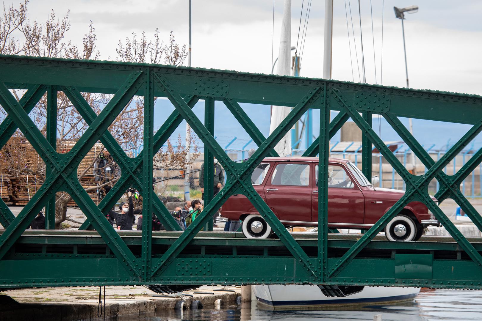 Radnja serije prati Clarka Olofssona najzloglasnijeg švedskog gangstera, čiji su jezoviti zločini doveli do nastanka izraza „stockholmski sindrom”.