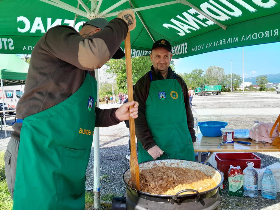 Akcija čišćenja u Sesvetama u organizaciji Rezolucije Zemlja