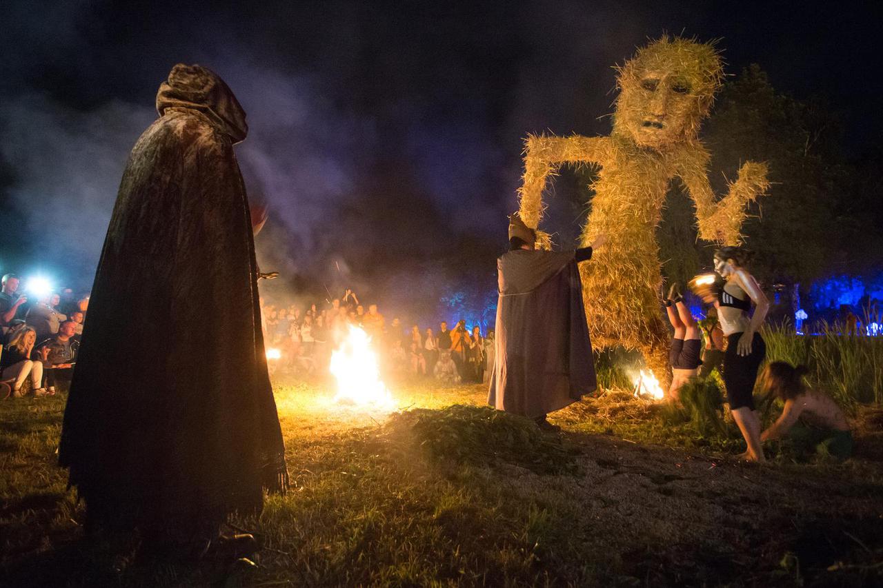 Lukavec: Paljenjem slamnate coprnice i vatrenim performansom završio 2. LegendFest