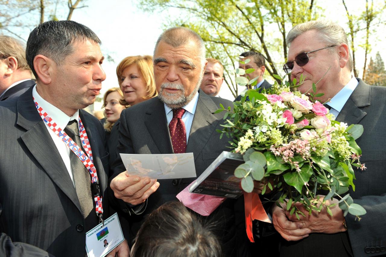 \'18.04.2010., Jasenovac - U Spomen podrucju Jasenovac kod spomenika Cvijet odrzala se komemoracija i polaganje vijenaca u znak sjecanja na 22. travnja 1945., dan proboja zatocenika iz ustaskog koncen
