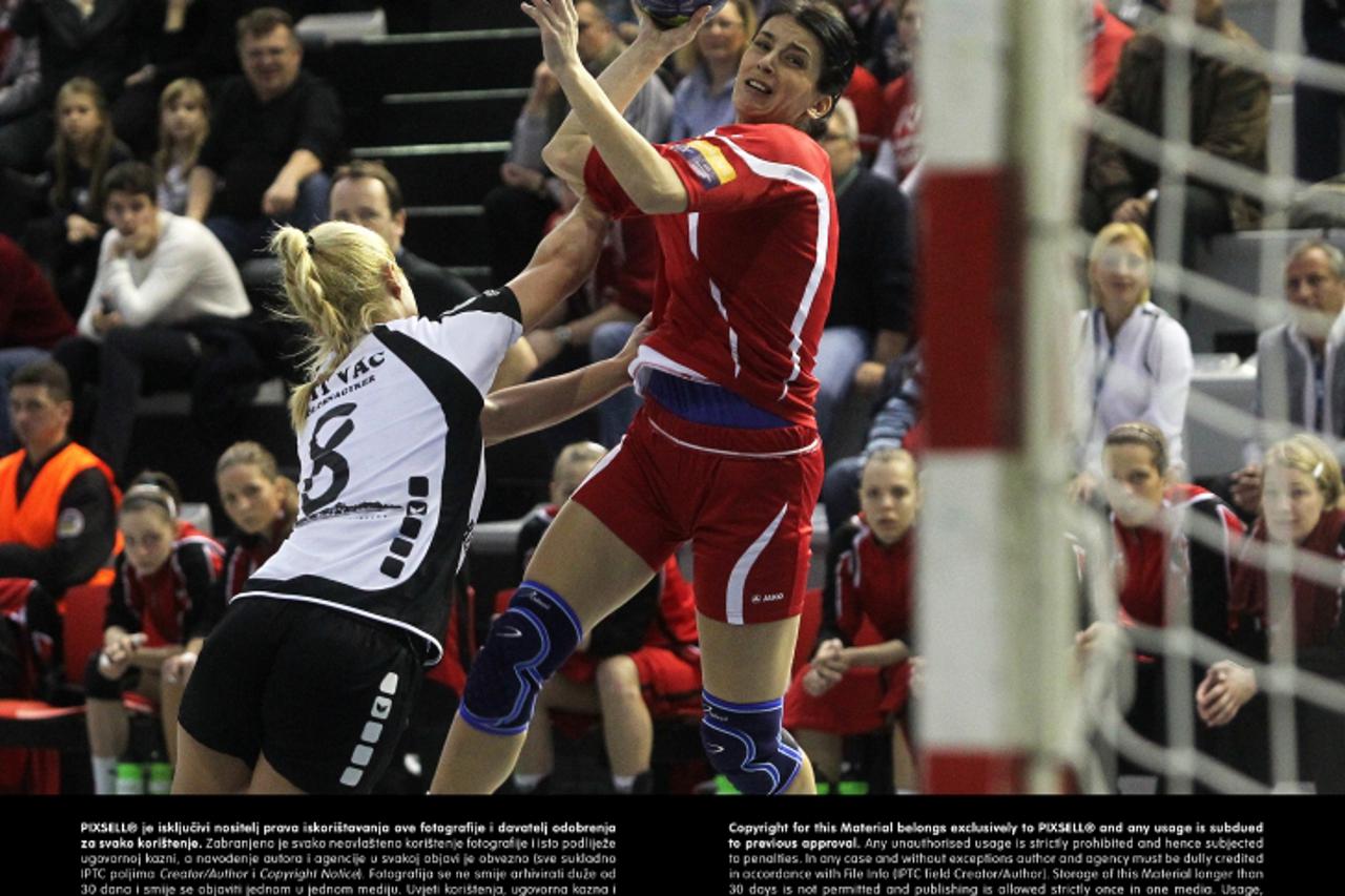 '02.02.2013., Koprivnica - Kup pobjednika kupova, 1/8 finala,  RK Podravka Vegeta - HC Vaci NKSE. Tanja Kiridzic i Bianka Barjan. Photo: Marijan Susenj/PIXSELL'