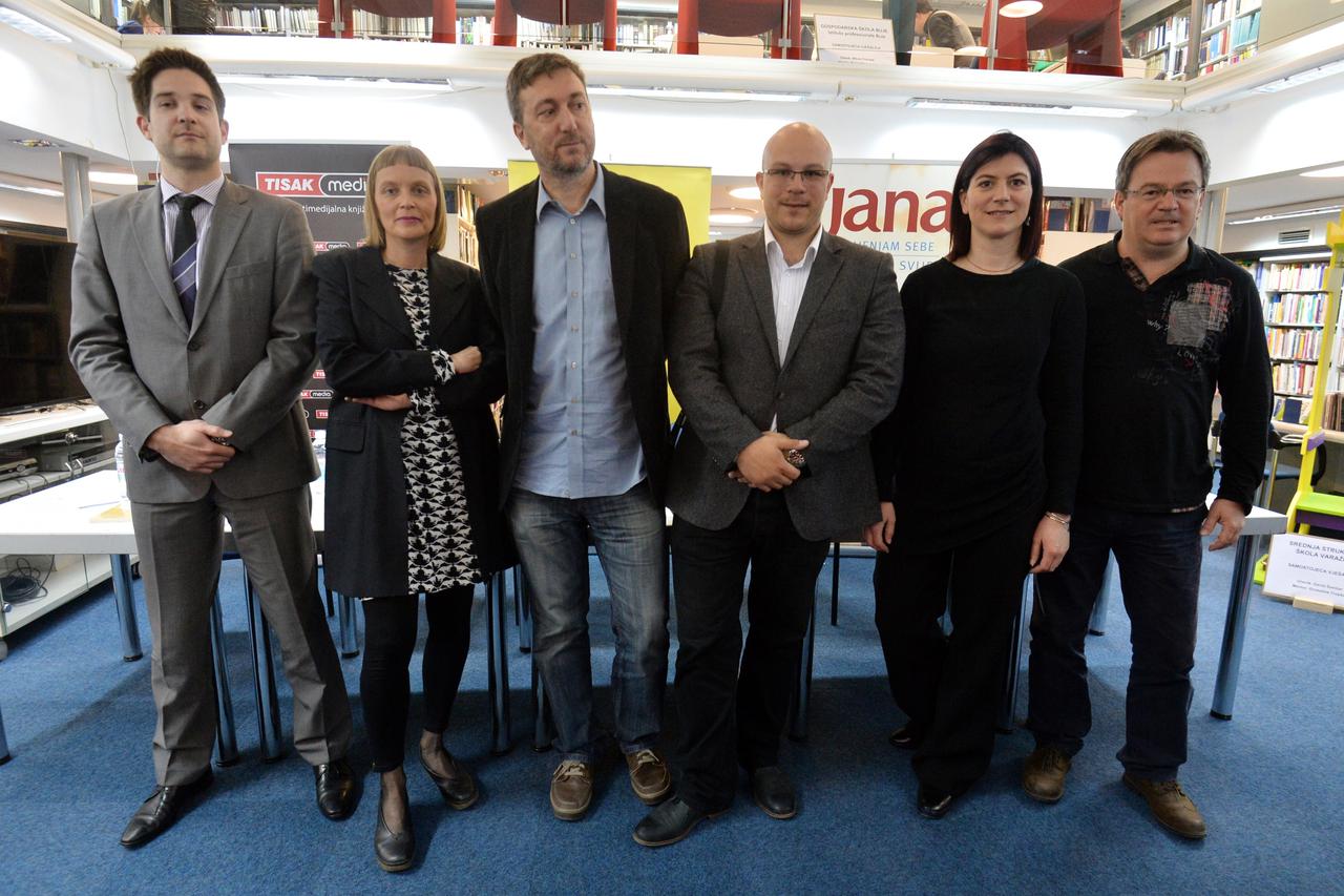 29.04.2015., Knjiznica i citaonica Bogdana Ogrizovica, Zagreb - Na konferenciji za medije najavljen natjecaj V.B.Z.-a za roman godine. Gaspar Novak, Jagna Pogacnik, Drago Glamurina, Mladen Zatezalo, Zoran Simic.  Photo: Marko Lukunic/PIXSELL