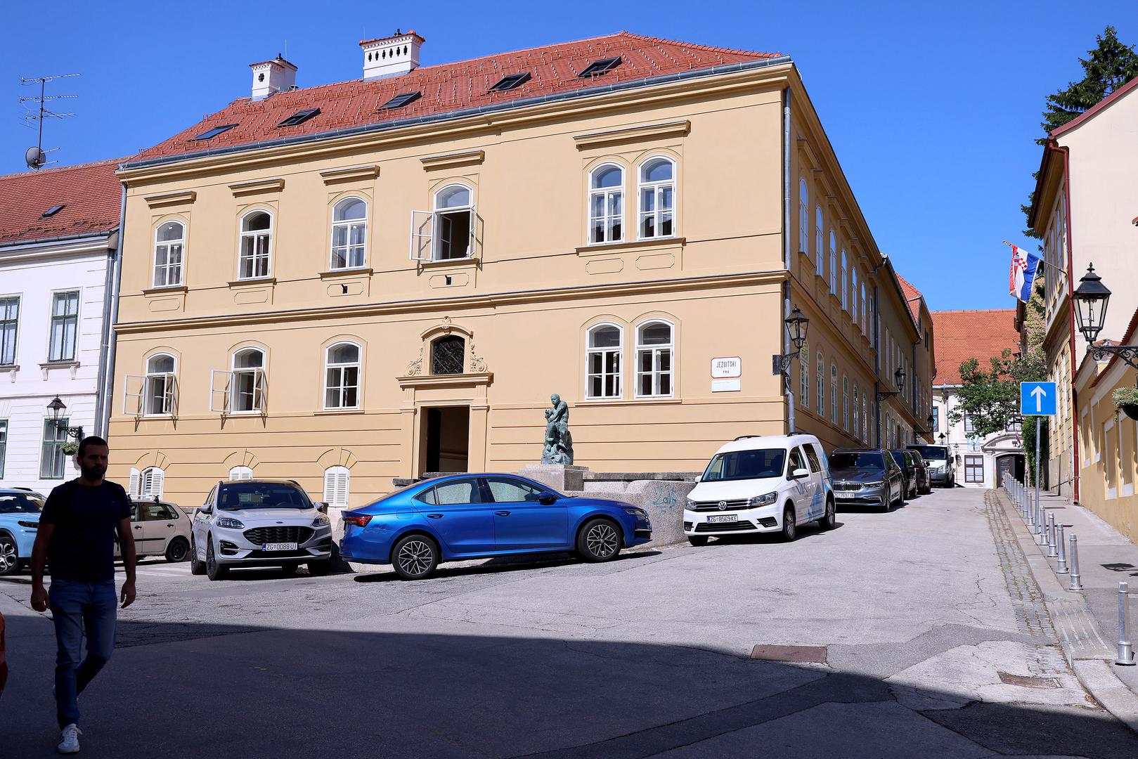 Dok su neki projekti pri samom kraju, radovi na obnovi zgrade Hrvatskog sabora produljeni su najmanje do 2029. godine, a brojne povijesne palače još čekaju završetak. 