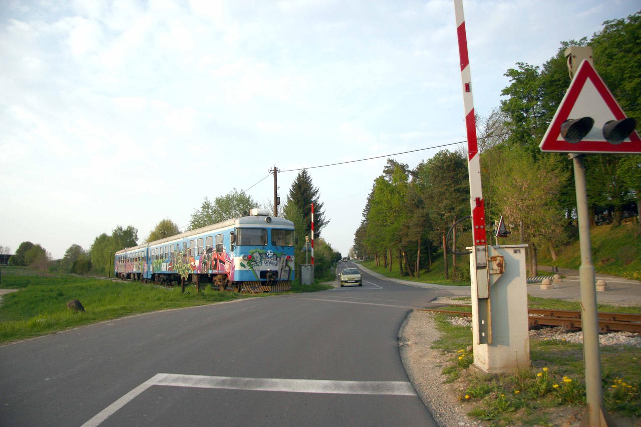 ?akovec: Strojovo?e moraju zaustaviti vlakove na dva prijelaza kraj ?akovca