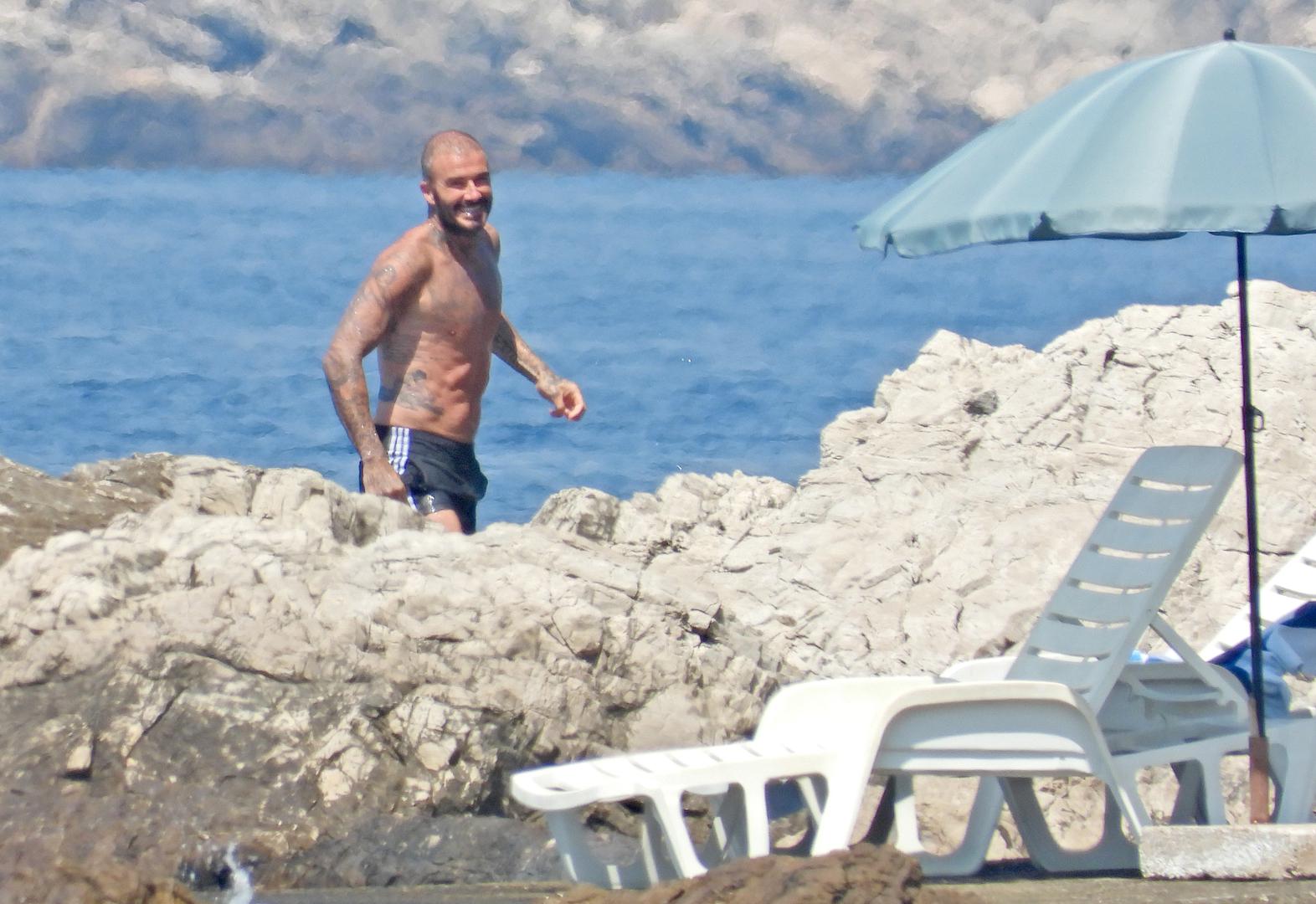 Bivši nogometaš David Beckham 2022. godine s obitelji je odmarao u Hrvatskoj. Odsjeli su na Lopudu u resortu Lopud 1483. Prvih nekoliko dana uspješno su izbjegavali fotoreportere, ali nakon toga su snimljeni kako uživaju u morskim radostima. 
