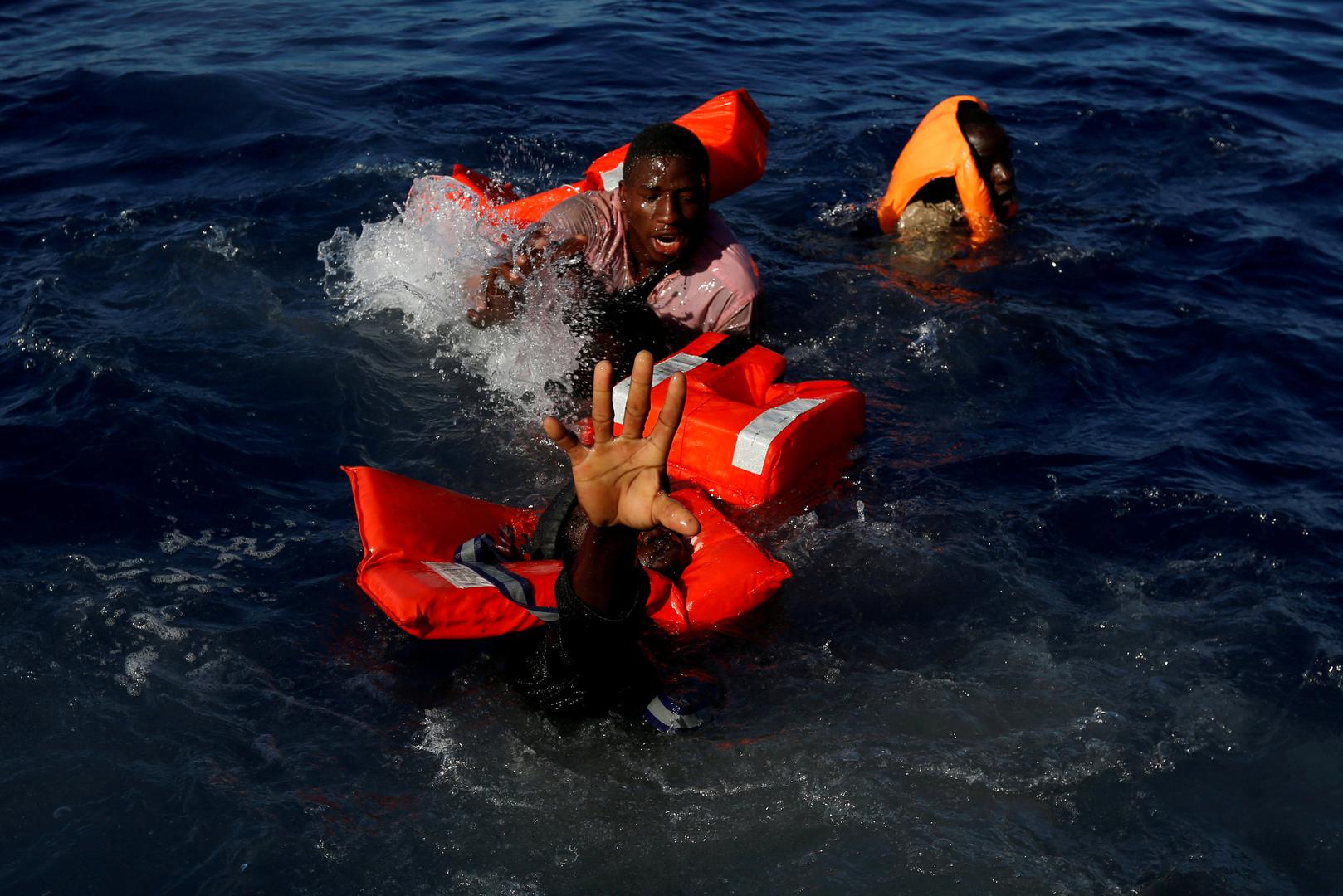 Migranti tijekom operacije spašavanja u međunarodnim vodama, 15 nautičkih milja od obale libijskog grada Zawiya.