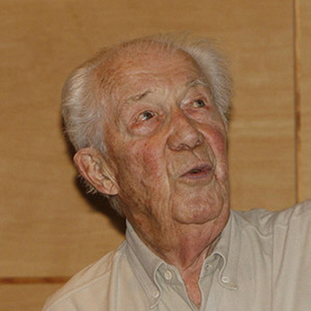 Belgijski biolog i biokemičar Christian de Duve, dobitnik Nobelove nagrade za fiziologiju ili medicinu 1974., umro je 4. svibnja 2013. u 95. godini. Nobelovu nagradu dobio je za otkrića povezana sa strukturnom i funkcionalnom organizacijom stanice, a posebno je poznat po istraživanjima lizosoma i peroksisoma.