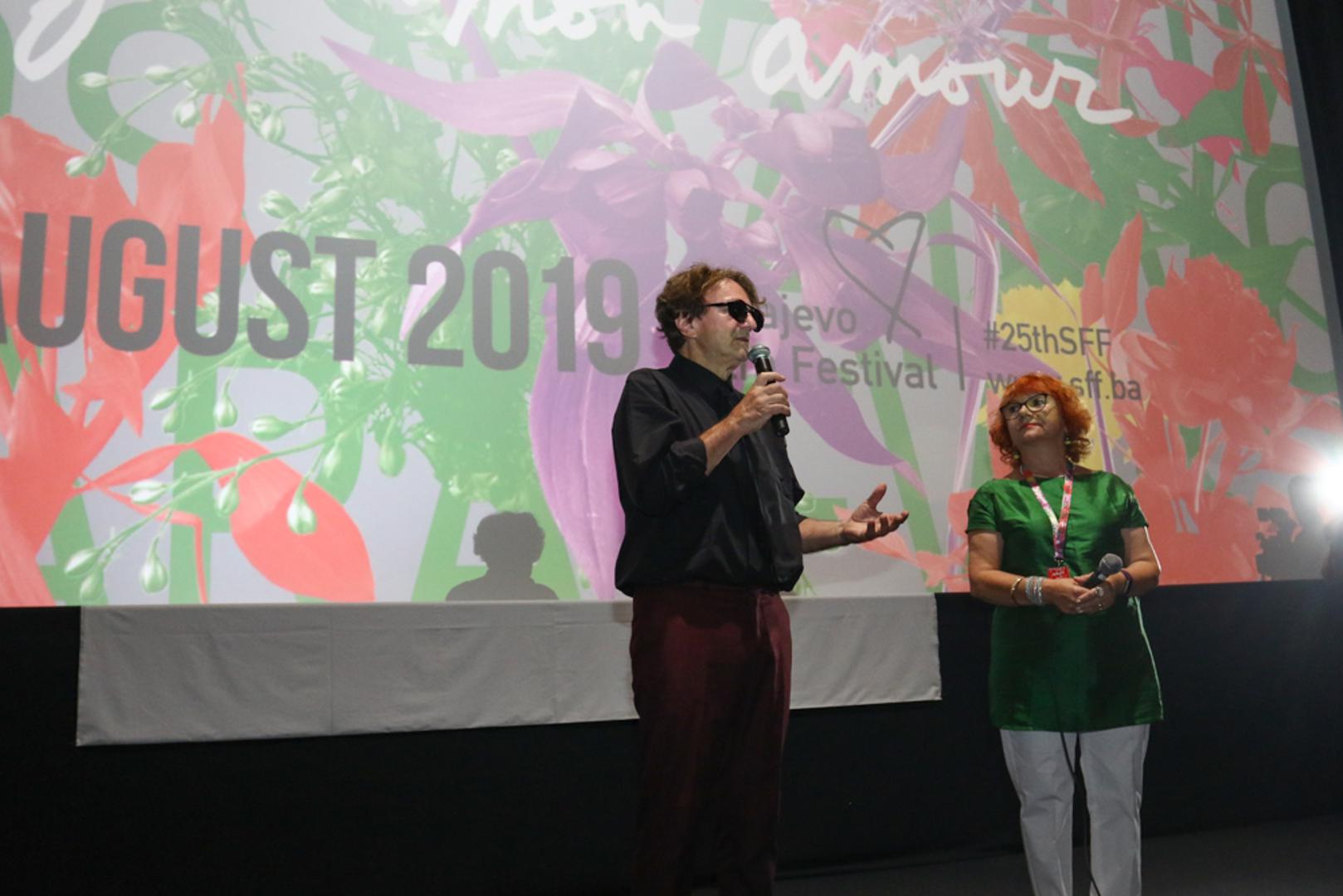 Po završetku filma publici se poklonio Bregović, odgovarajući na pitanja publike i selektorice Dokumentarnog programa Rade Šešić, napominjući da je dokumentarac napravljen isključivo za Sarajevo Film Festival te da neće biti prikazan nigdje drugdje.
