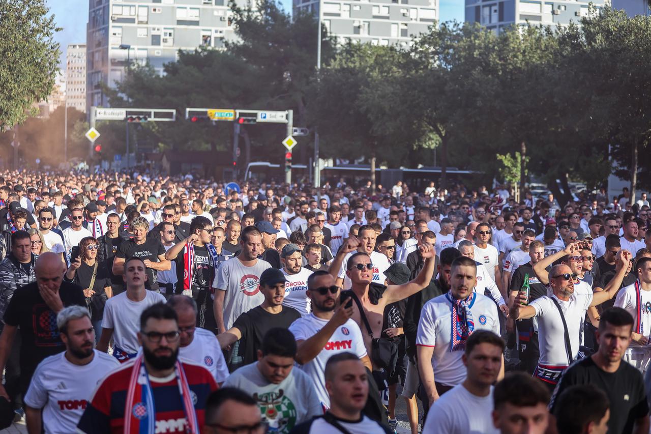 Split: Korteo Torcide prema stadionu Poljud