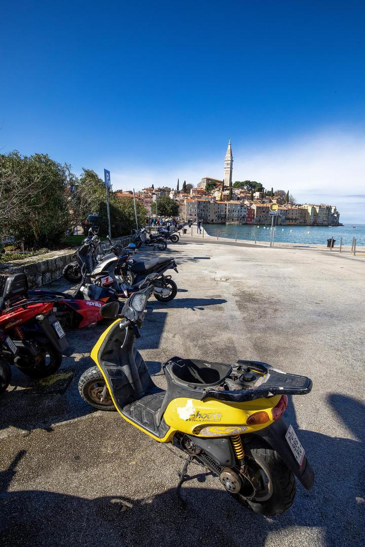 27.03.2023., Rovinj - Steta na ulicama grada koje je poharalo snazno nevrijeme. Photo: Srecko Niketic/PIXSELL