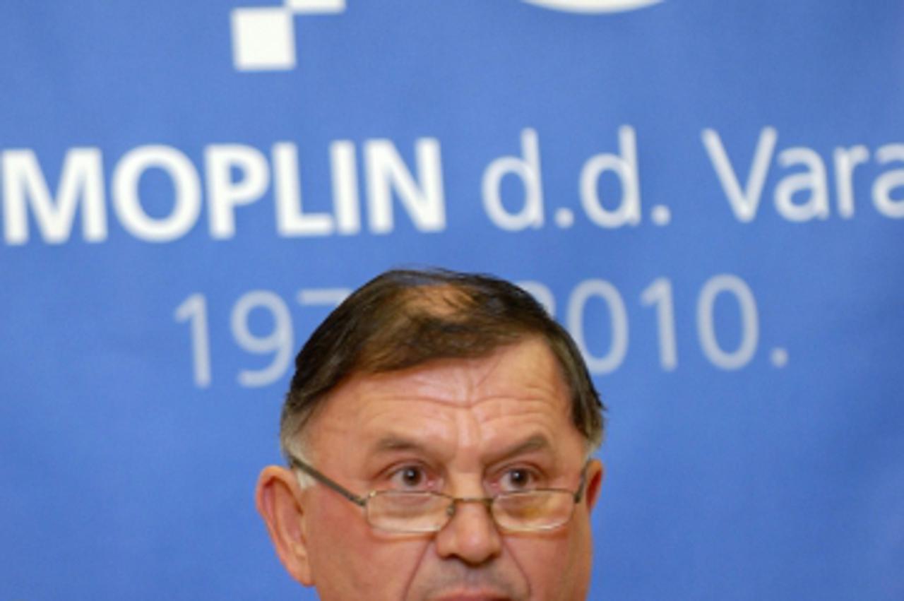 '29.10.2010. Termoplin, Varazdin, Predsjednica Vlade Jadranka Kosor prisustvovala je proslavi 40 godina tvrtke Termoplin. Direktor Termoplina Ivan Topolnjak Photo: Marko Jurinec/PIXSELL'