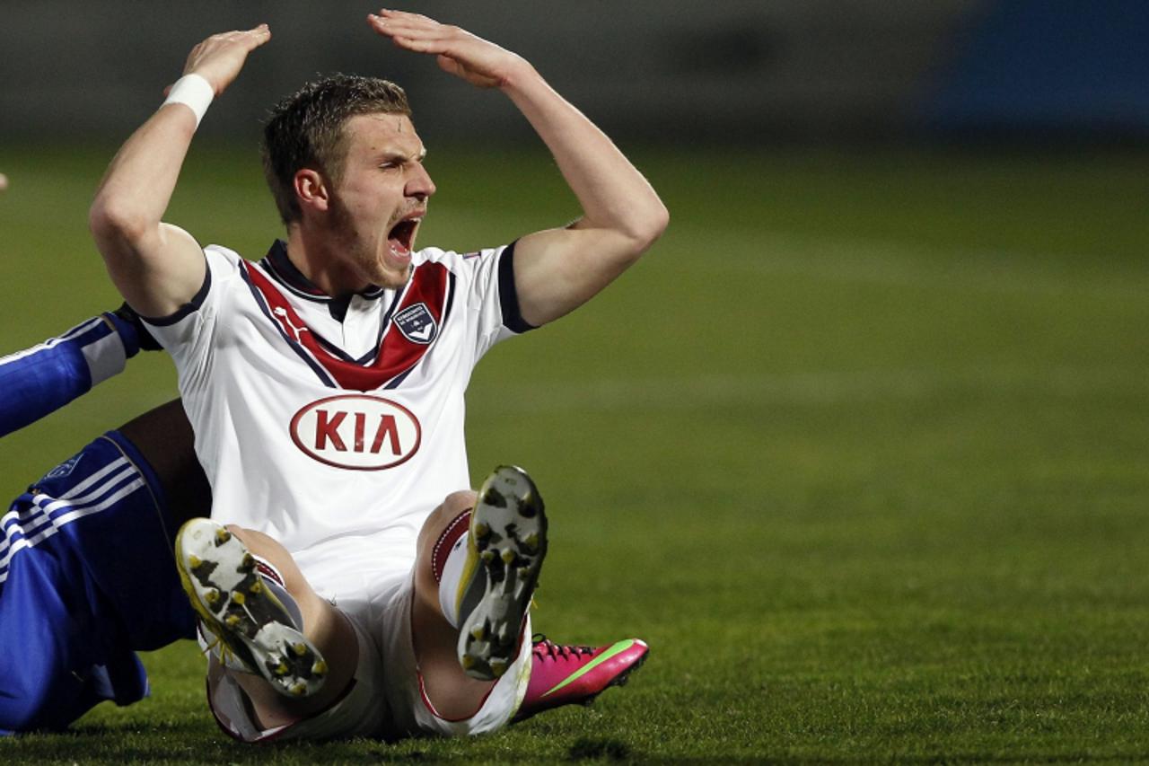'Girondins Bordeaux's Gregory Sertic reacts during his Europa League soccer match against Dynamo Kiev at the Chaban Delmas stadium in Bordeaux, Southwestern France, February 21, 2013. REUTERS/Regis D