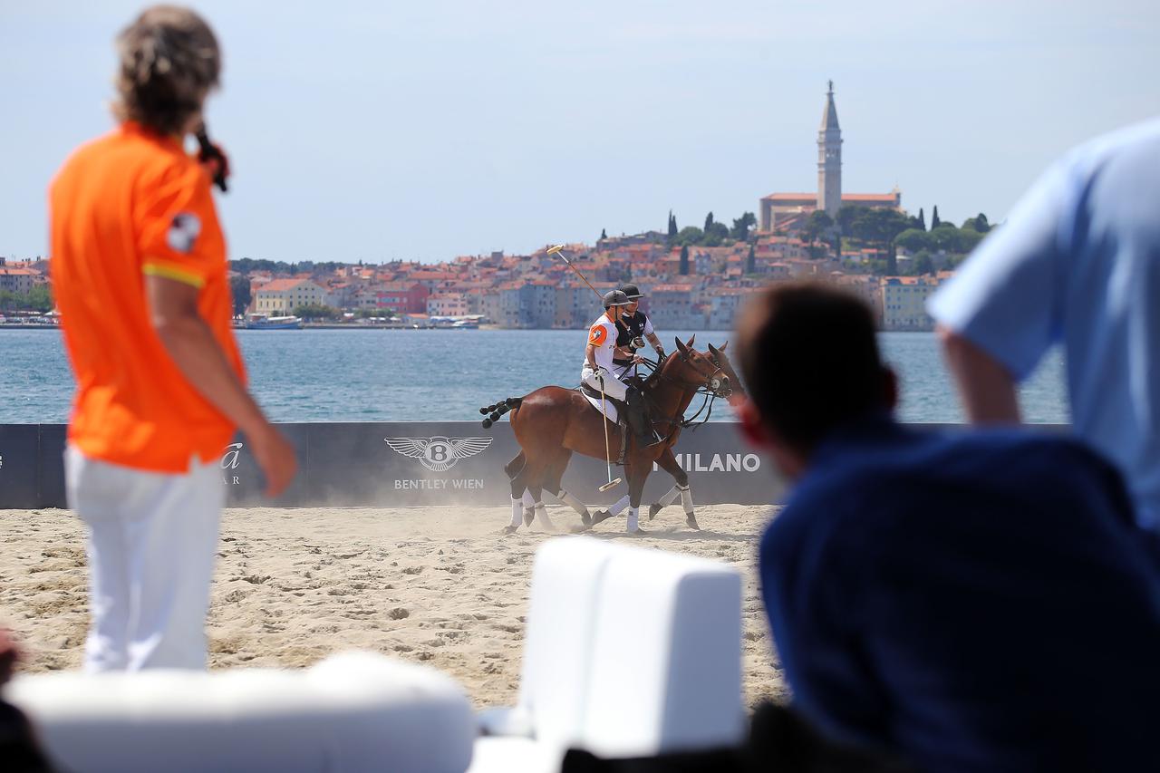 Rovinj: Glavni sudac Marc Holms predstavio beach polo te ukratko pojasnio pravila igre