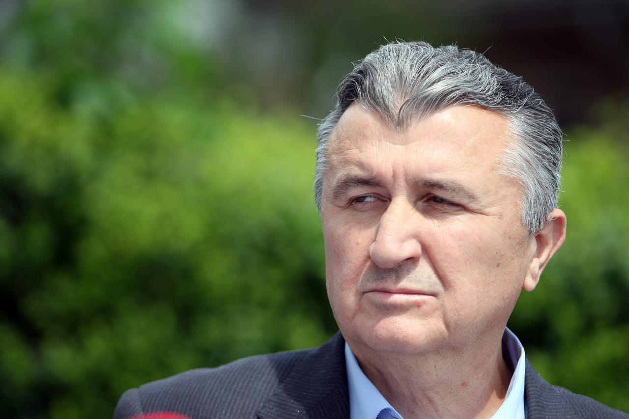 Zagreb: Zamjenik ministra Dinko Mikuli? pušten iz pritvora iz Remetinca