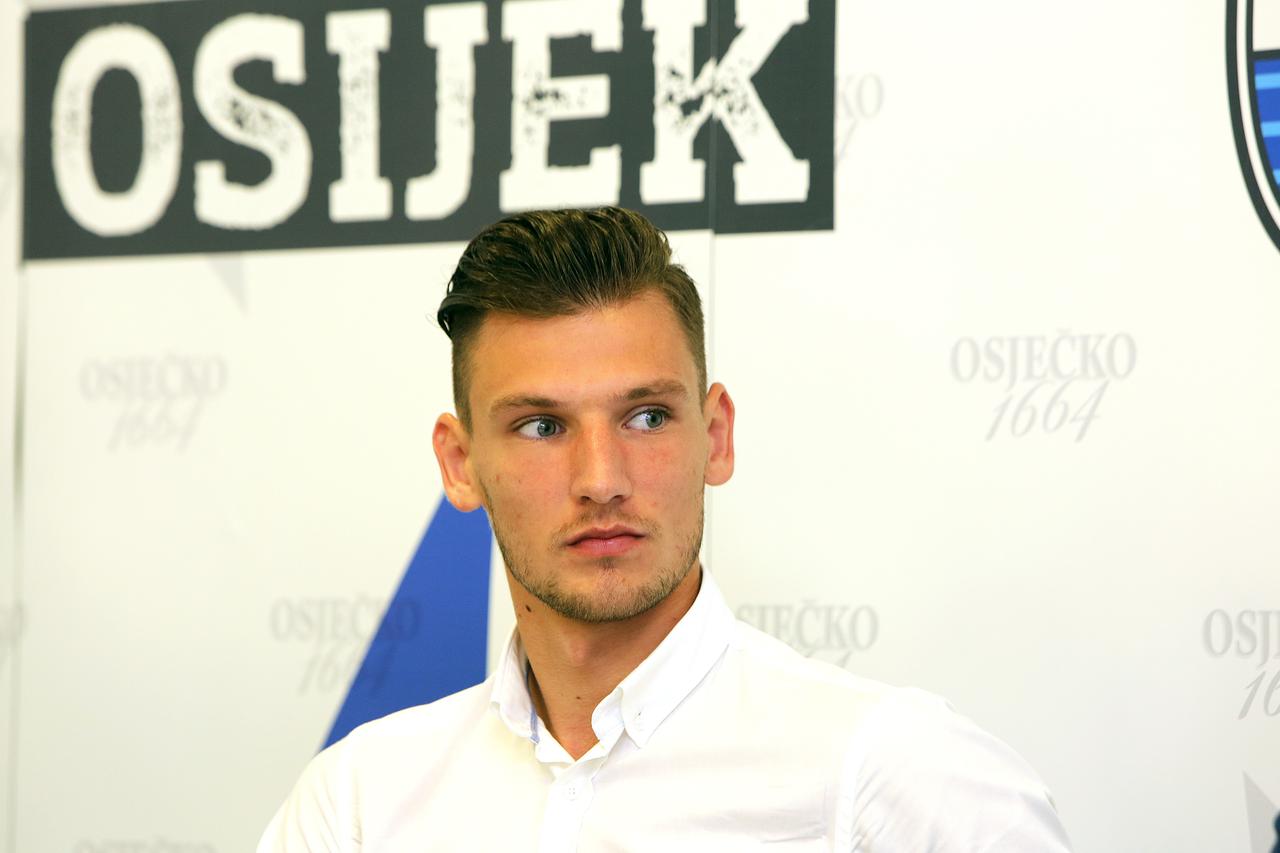 Osijek: Borna Bariši? potpisao trogodišnji ugovor sa NK Osijek