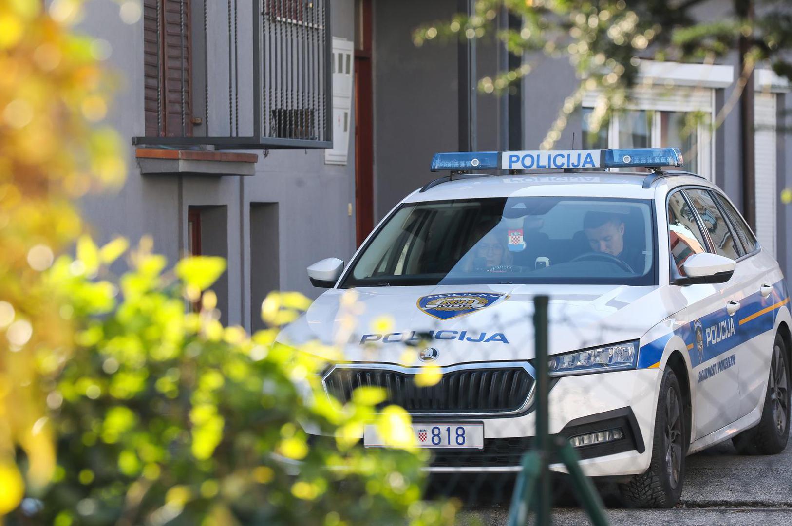 25.11.2023., Zagreb -U zagrebackom naselju Rudes u Aninoj ulici sinoc je doslo do eksplozije u dvoristu jedne zgrade. Policijski ocevid nastavljen je i u jutarnjim satima. U dvoriste su bacene dvije rucne bombe. Photo: Emica Elvedji/PIXSELL