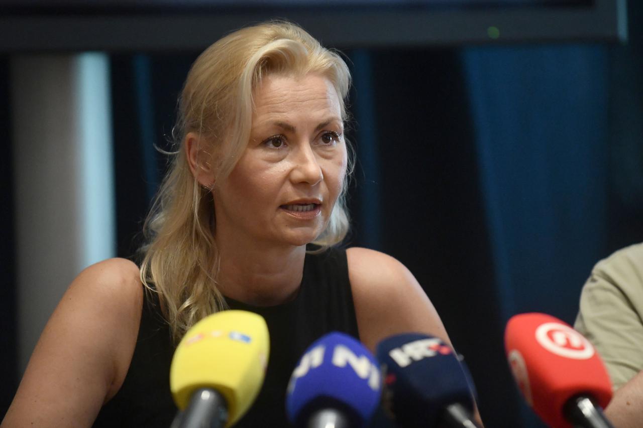 Zagreb: Konferencija za medije u HND zbog optužnice protiv Danke Derifaj koju su podnijeli odvjetnici Thompsona 