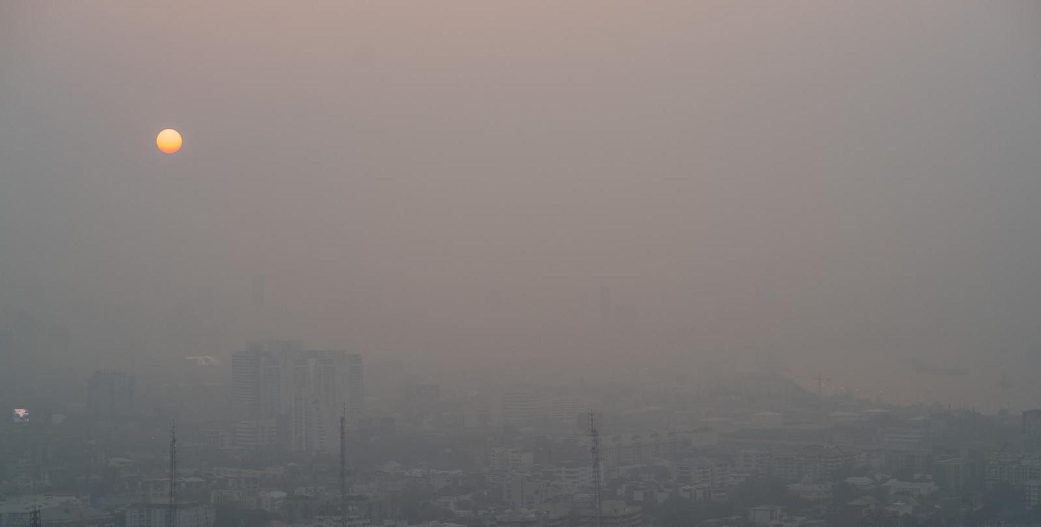A view of the Bangkok city amid air pollution during sunrise, Thailand, March 7, 2023. REUTERS/Athit Perawongmetha Photo: ATHIT PERAWONGMETHA/REUTERS