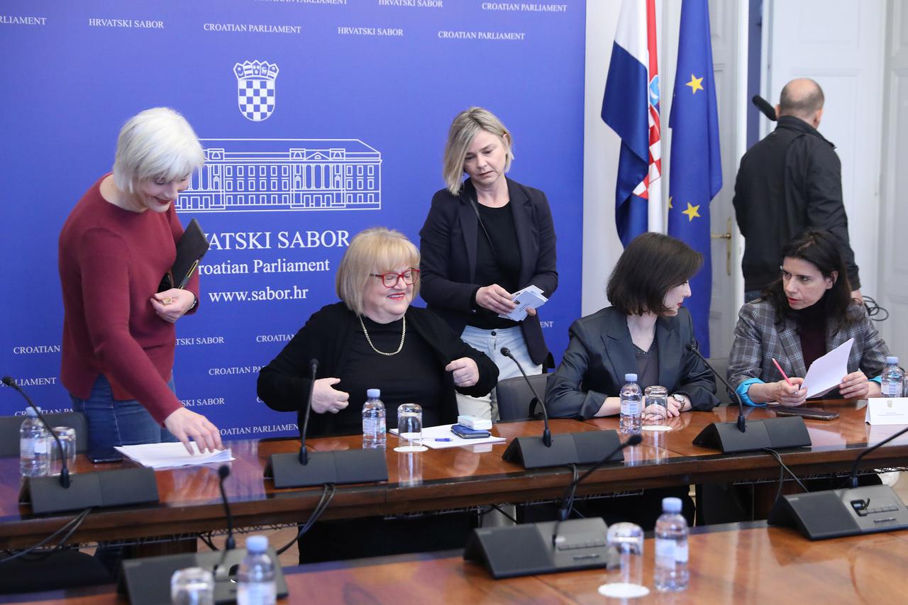 Zagreb: Oporba raspravlja o izbornim jedinicama