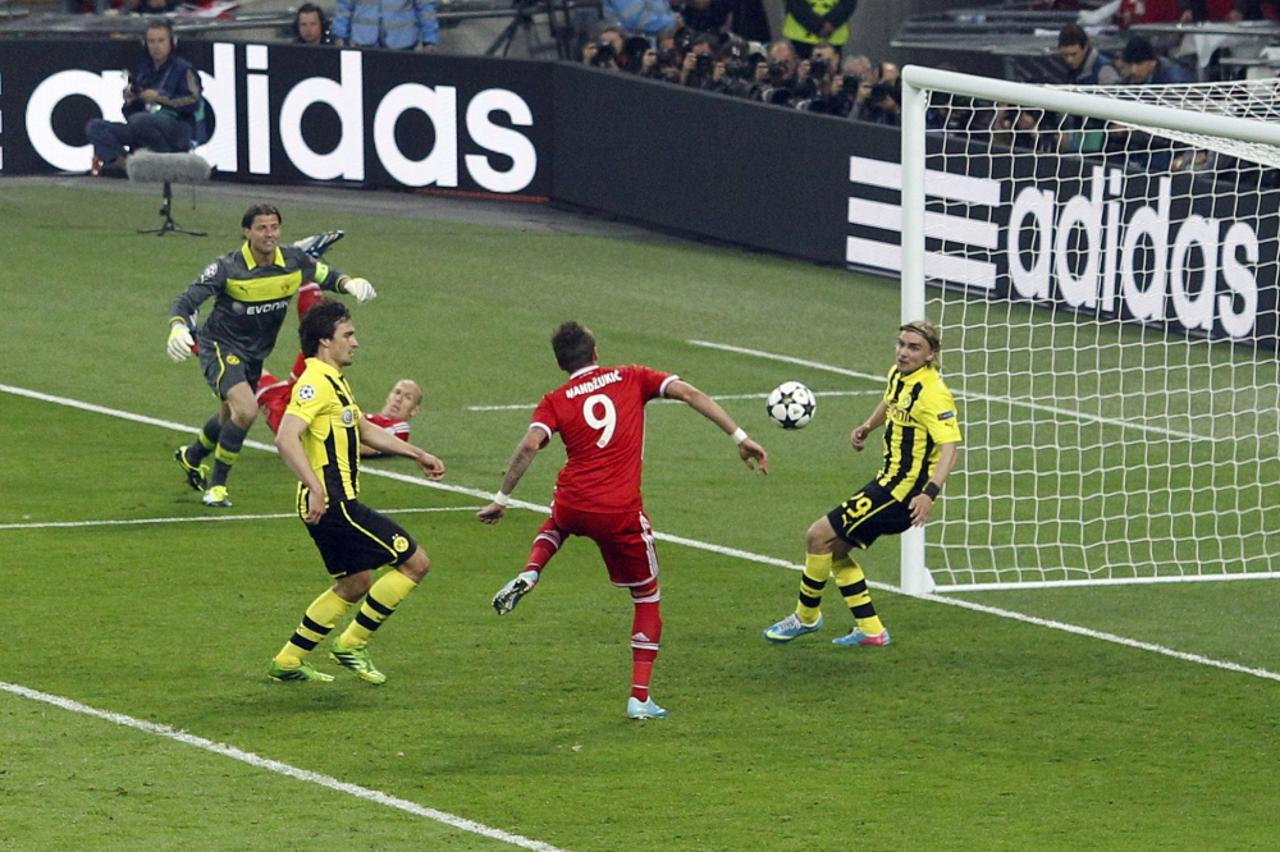 Mario Mandžukić (1)