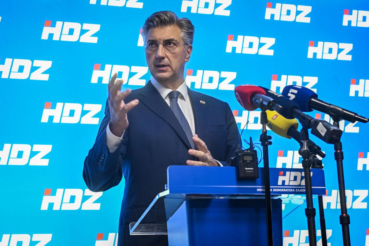 Zagreb: Predsjednik Vlade Andrej Plenković dao je izjavu za medije nakon sjednice stranke