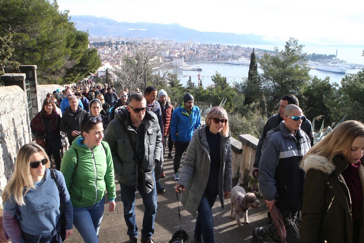 Split: Građani u prosvjednoj šetnji Marjanom