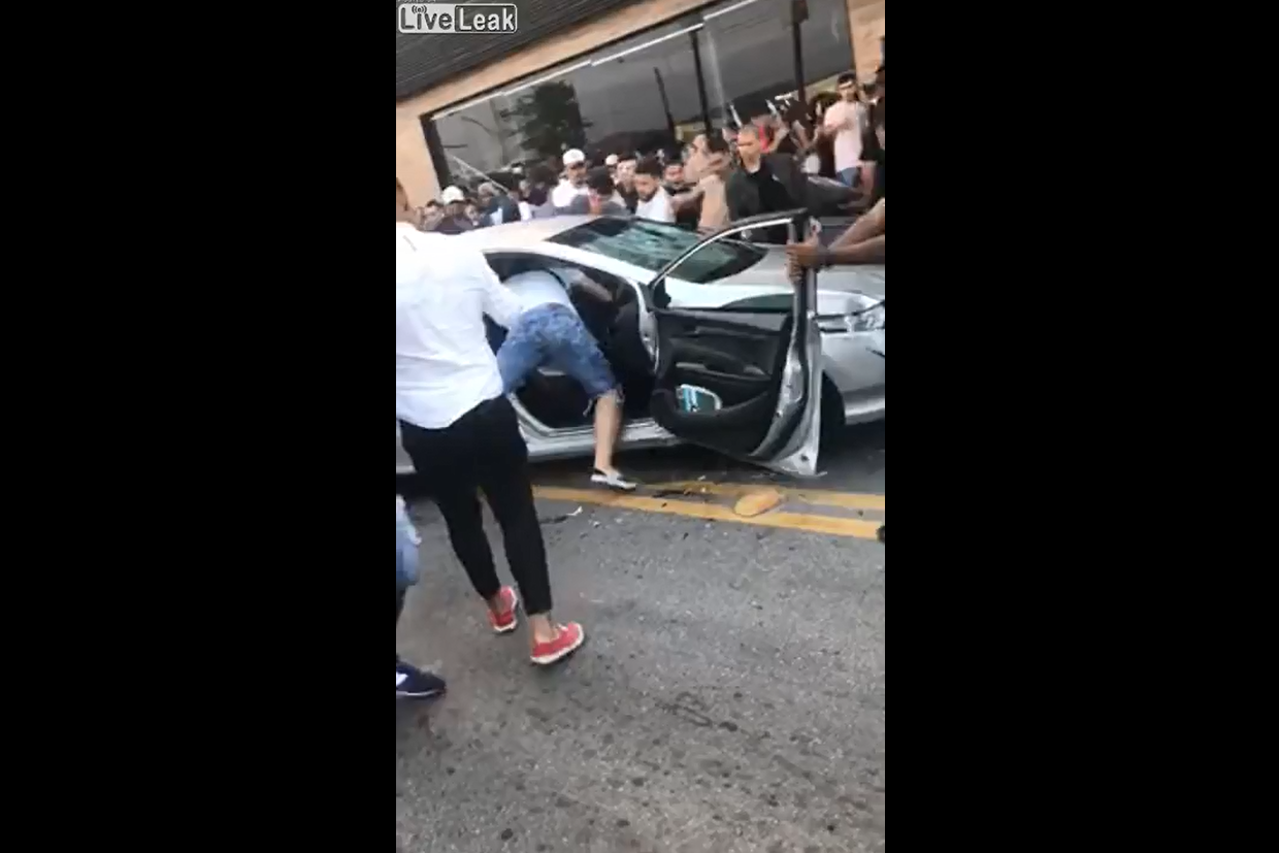 Rulja napala vozača automobila u Brazilu