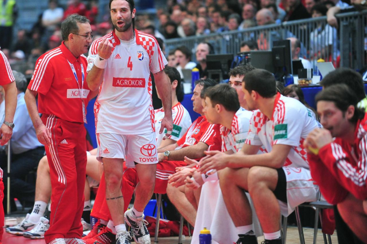 '19.01.2010., Graz, Austrija - Rukometna utakmica Europskog prvenstva, skupine A izmedju Hrvatske i Norveske.Lino Cervar i Ivano Balic. Photo: Antonio Bronic/PIXSELL'